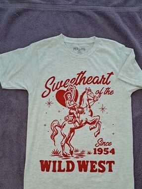 COWGIRL T-SHIRT Light Gray with Bright Red Graphic, Vintage Style, Size S